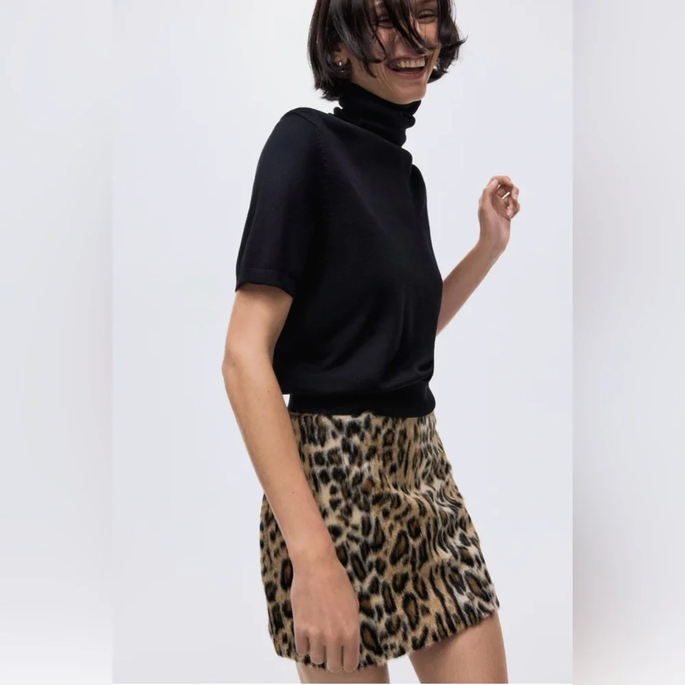 NWT H&M FUZZY LEOPARD PRINT MINI SKIRT
